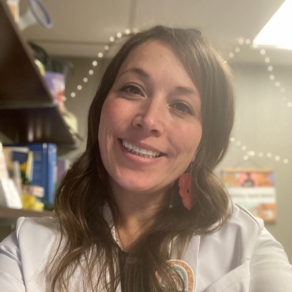 Meet your Posher, Megan - Picture 1 of 2